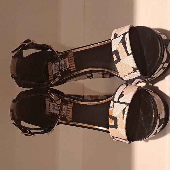 Ms. Mary Mac Blair hand designed platform sandals with gold plated ankle straps - Picture 3 of 11